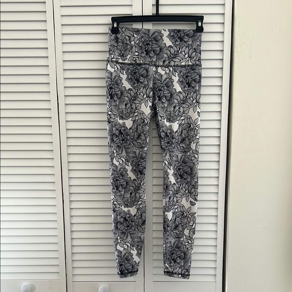 Floral Blue and White Leggings